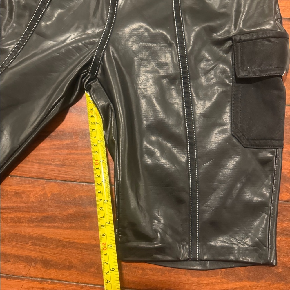 Maniere De Voir Black Faux Leather Cargo Bike Shorts with Side Pocket - Picture 6 of 10